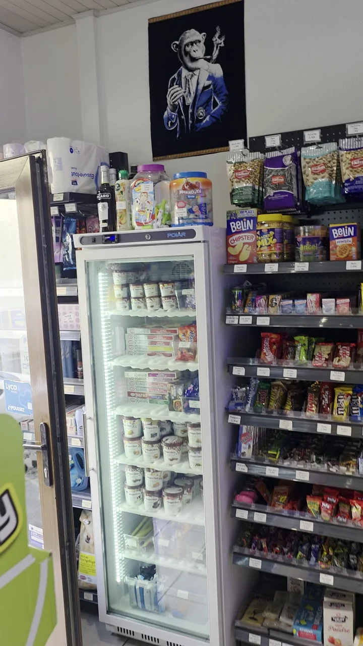 Rayons de produits de l’Épicerie Au 14